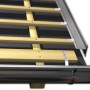 Alufarbenes Ortblech mit Wasserfalz (250x2000mm) am Dach montiert.