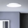 Rundes, weißes LED-Panel Buffi (Ø 35cm) von Brilliant an der Decke.