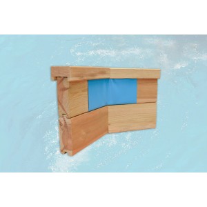 Detailansicht Weka Massivholzpool, kesseldruckimprägniertes Holz mit blauer Folie.