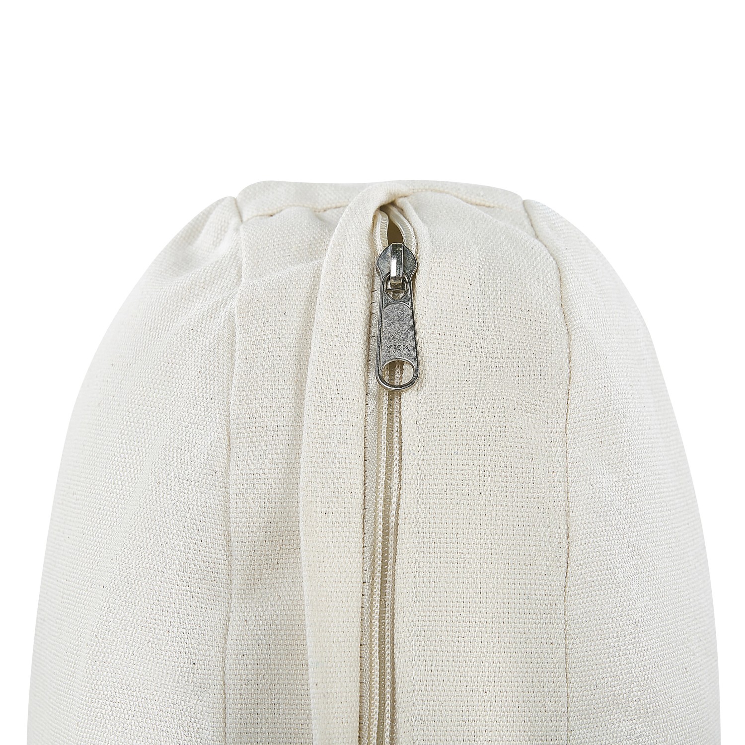 Detailaufnahme: Cremefarbenes Kissen mit Reißverschluss des Beliani Sessels.