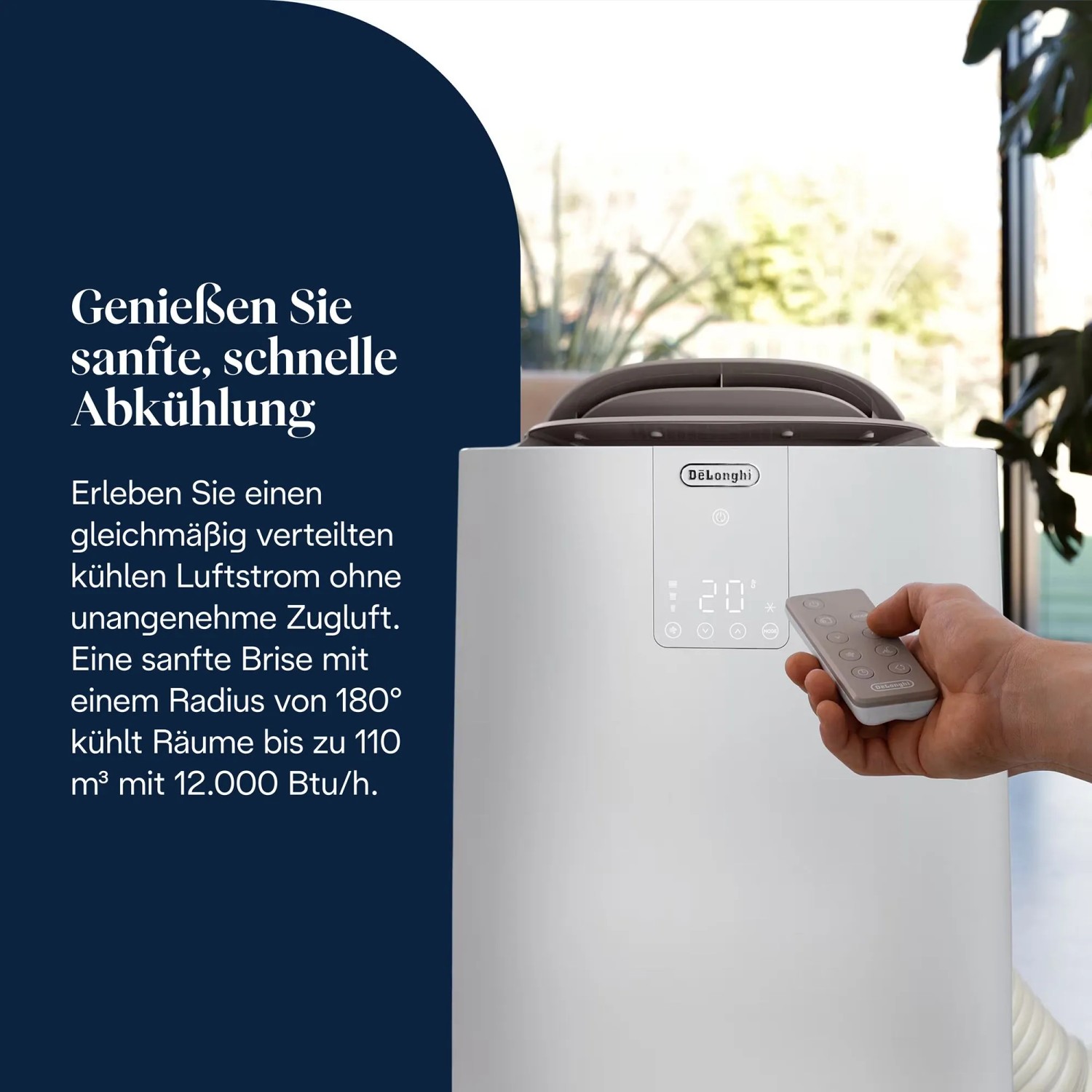 Weißes De'Longhi Klimagerät PAC-AP120 mit Fernbedienung. Mobiles Klimagerät für angenehme Kühlung.