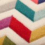 Flair Rugs Kinderteppich Bolero: Nahaufnahme des mehrfarbigen Zickzack-Musters in Rot, Lila, Türkis und Gelb.