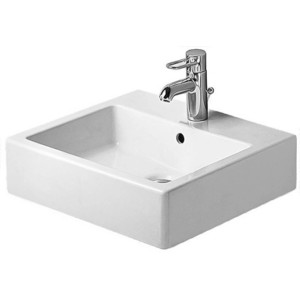 Weißes Duravit Vero Handwaschbecken, 50 cm, mit Armatur, Überlauf und Hahnloch.