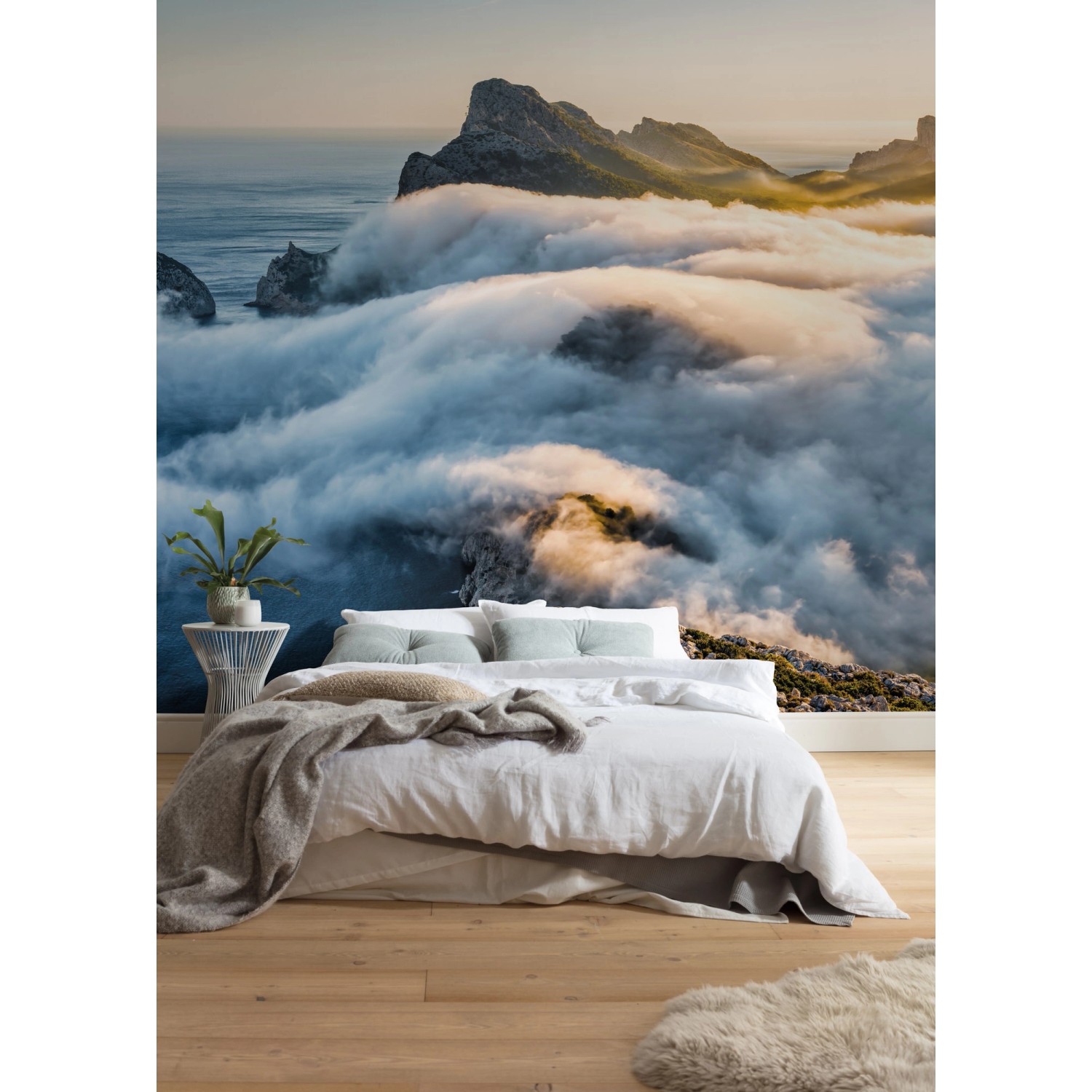 Komar Vlies Fototapete Soul of Light, 400x250cm, mit Berglandschaft und Wolkenmeer im Schlafzimmer.