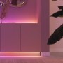 Philips Hue Lightstrip Flux unter Schrank mit indirekter RGBW Beleuchtung.