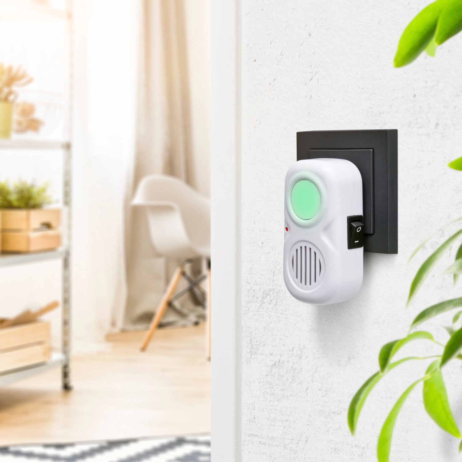 Windhager Mausvertreiber Electro Comfort im Einsatz: Ultraschallgerät gegen Mäuse mit Nachtlichtfunktion.