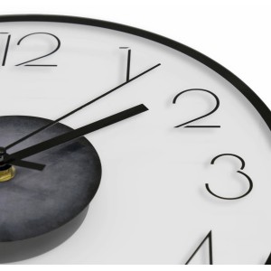 Detailaufnahme der transparenten Wall-Art Wanduhr aus Glas, Ø 30 cm, mit schwarzem Rand und Ziffern.