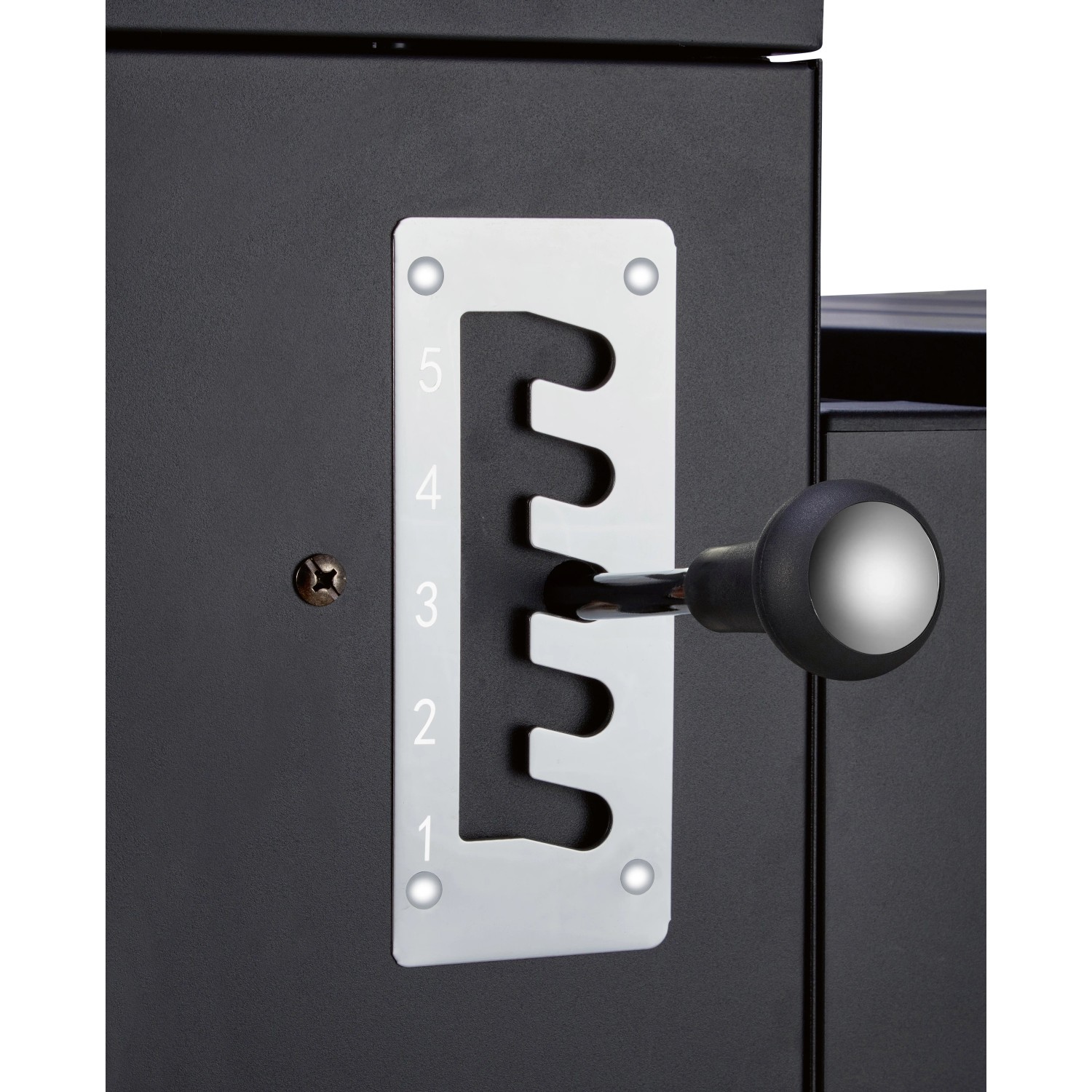 Detailaufnahme: 5-fach verstellbare Kohlewanne des Jamestown Holzkohlegrills Jaxon XL.