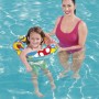 Kind mit Bestway Schwimmring Aquarium im Pool, Ø 48 cm, buntes Design.
