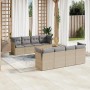 Beige 9-teilige Garten Sofagarnitur aus Polyrattan mit hellgrauen Kissen.