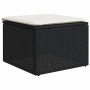 Schwarzer vidaXL Fußhocker aus Rattan mit cremefarbenem Kissen, Teil der Garten-Sofagarnitur.