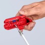 Knipex ErgoStrip Abmantelwerkzeug in Nutzung: Kabel wird abisoliert.