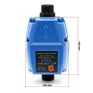 Blauer Wiltec Druckschalter EPC-4 für Hauswasserwerke und Pumpen.