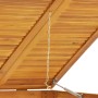 Detailansicht: Geöffnete Mülltonnenbox aus Akazienholz mit Kette zur Deckelverbindung.