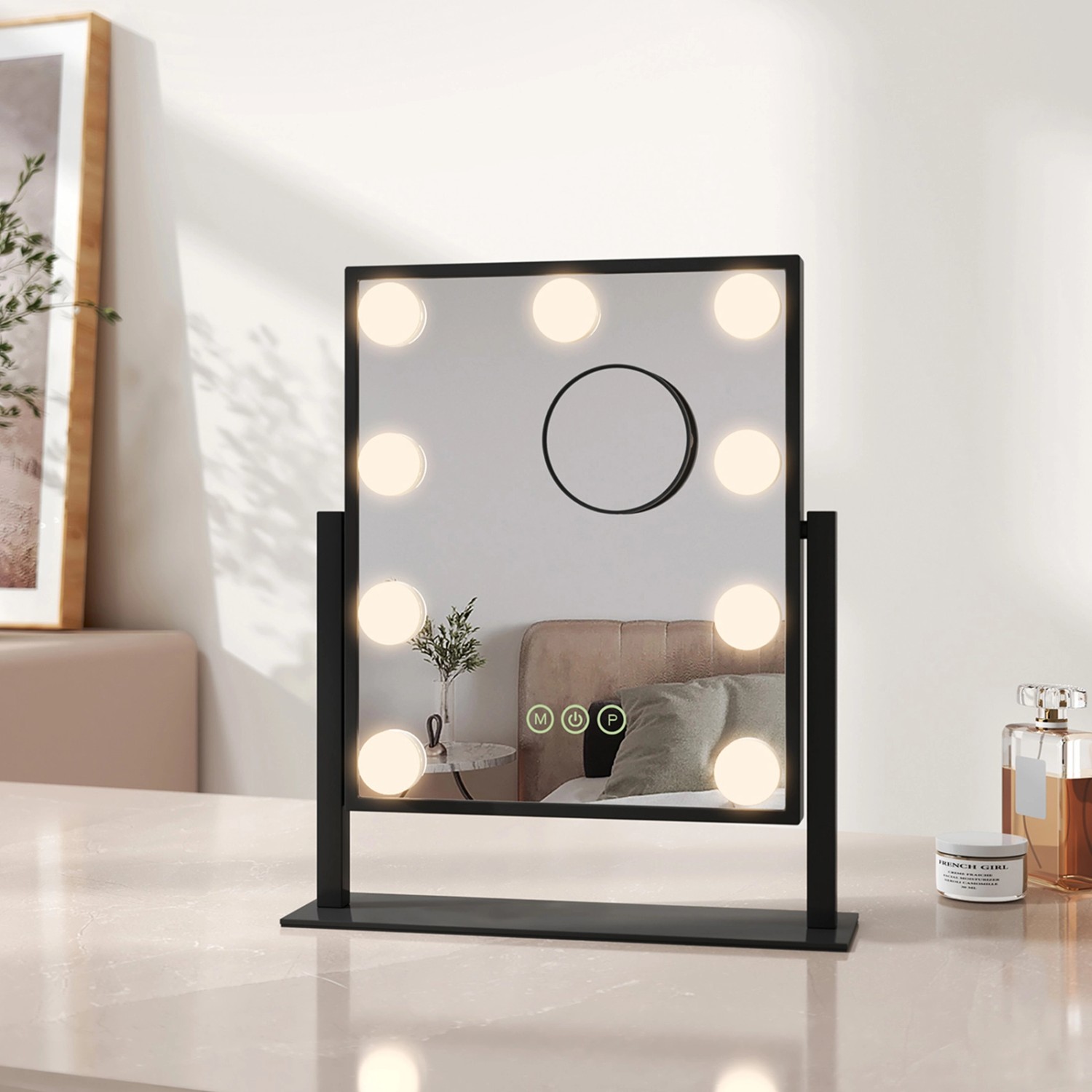 Emke Hollywood Kosmetikspiegel mit Beleuchtung und 7x Vergrößerung auf einem Tisch.