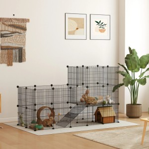 Schwarzes PawHut Kleintiergehege aus Stahl/Kunststoff, modular, zweistöckig mit Rampe. Ideal für Kaninchen im Innenbereich.