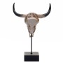 Dekorative Standfigur Kuhschädel aus Polyresin, naturgetreu, mit schwarzen Hörnern auf schwarzem Sockel.