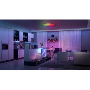 Moderne LED-Deckenleuchte Rainbow von Näve mit Farbwechsel im Wohnraum.