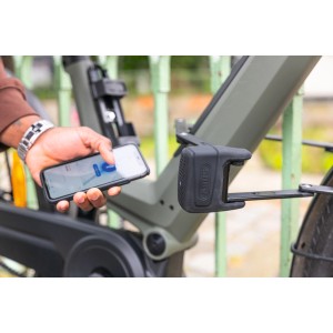 Abus Faltschloss Bordo One 6000A/120 am Fahrrad, geöffnet per Smartphone App.
