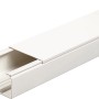 Weißer Kabelkanal, 110x60 mm, 2 m Länge, zur sauberen Kabelverlegung.
