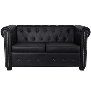 Schwarzes 2-Sitzer Chesterfield Sofa aus Kunstleder mit Knopfheftung und Nieten.