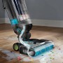 Ryobi Multiflächenreiniger RHFC18BL-0 beim Reinigen von Hartböden.