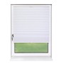 Weißes Deco-Raum Plissee Basic 60x150 cm am Fenster, blickdicht und ohne Bohren montiert.