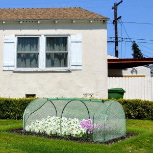Grünes Outsunny Foliengewächshaus mit Stahlrahmen und Rollfenster, 200x100x80 cm, für Pflanzen im Garten.