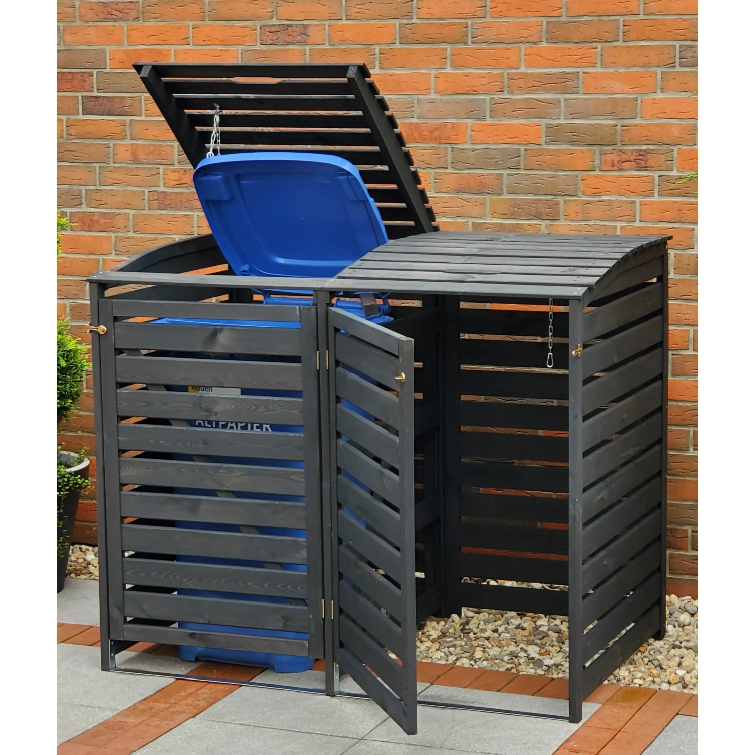 Anthrazitfarbene Mülltonnenbox Vario III aus Holz für zwei Mülltonnen bis 240 l.