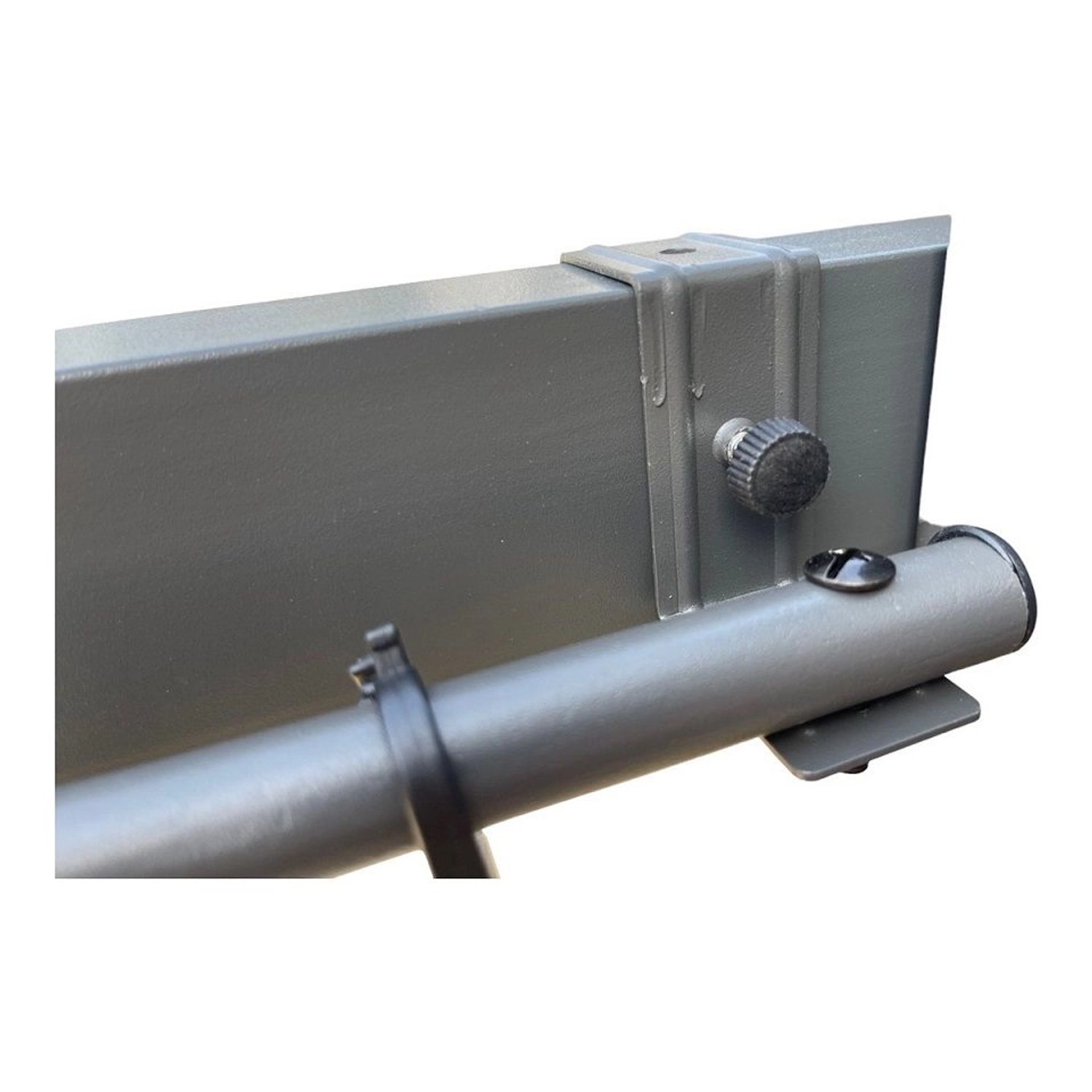 Detailaufnahme: Anthrazitfarbener Jet-Line Seitenvorhang für Pavillon Luxor/Kairo, Befestigung.