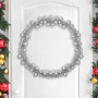 Silberne Weihnachtskugelgirlande (186 cm) aus Polystyrol als festliche Deko.