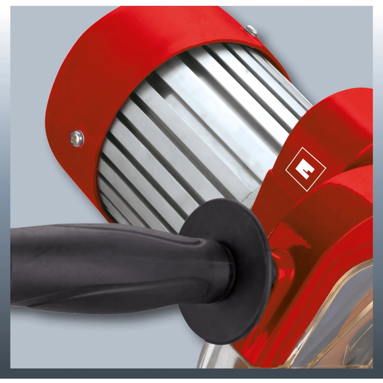 Detailaufnahme: Einhell GC-CS 235 E Sägekettenschärfgerät mit rotem Gehäuse und schwarzem Griff.