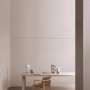 ELLE DECORATION by Crown Wandfarbe Natural Look No. 531, matte, in einem eingerichteten Raum.