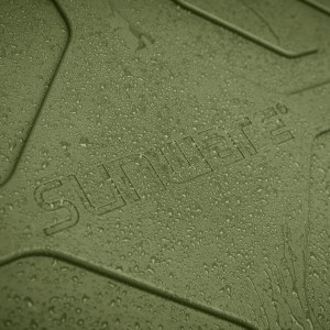 Detailaufnahme: Grüne, wasserdichte Q-line Aufbewahrungsbox, 160L, mit Wassertropfen.