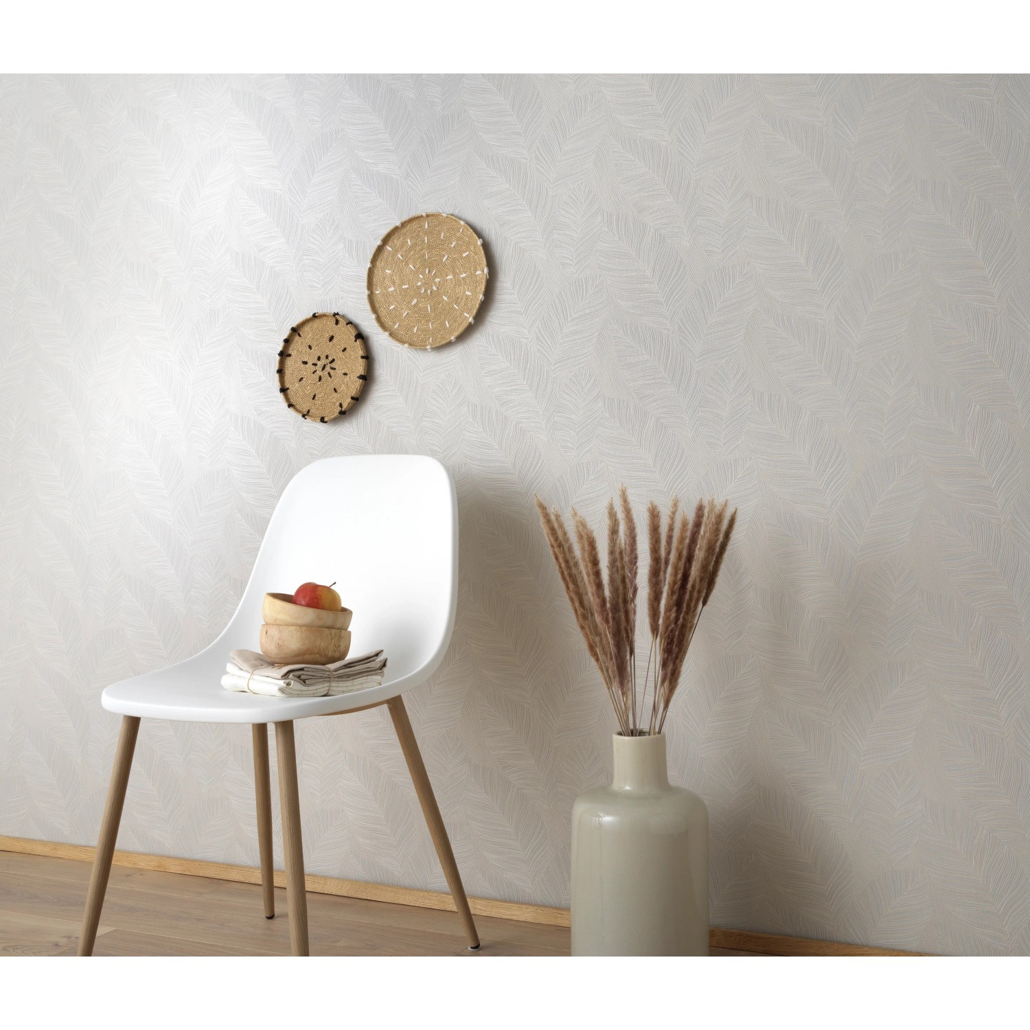 Erismann Vliestapete Paradisio 2, Blattmotiv in Taupe. Dekorative Tapete mit leichter Struktur.