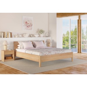 Metallfreies Doppelbett aus Buchenholz 180x200 mit Rollrost im Schlafzimmer.