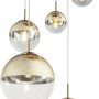 Goldfarbige Globo Pendelleuchte Varus mit fünf Glasschirmen als Blickfang.