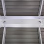 Detailaufnahme des champagnerfarbenen Sojag Striano Pavillon-Dachs aus Aluminium und Stahl.