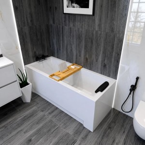 Weiße KOLMAN Rechteck-Badewanne 180x80 cm mit Bambusablage, Buch und Seife in modernem Bad.