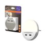 Osram LED-Nachtlicht Lunetta USB, 3000K, mit USB-Anschlüssen und Tag-/Nachtsensor.
