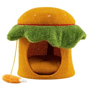Orangefarbenes, hamburgerförmiges Katzenhaus mit grüner Plüsch-Salatdeko und Hähnchenschenkel-Spielzeug. Gemütliche Katzenhöhle.