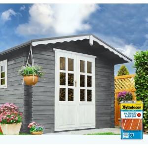 Xyladecor Holzschutz-Lasur 2in1 Grau matt 4l vor Gartenhaus, Blumen.