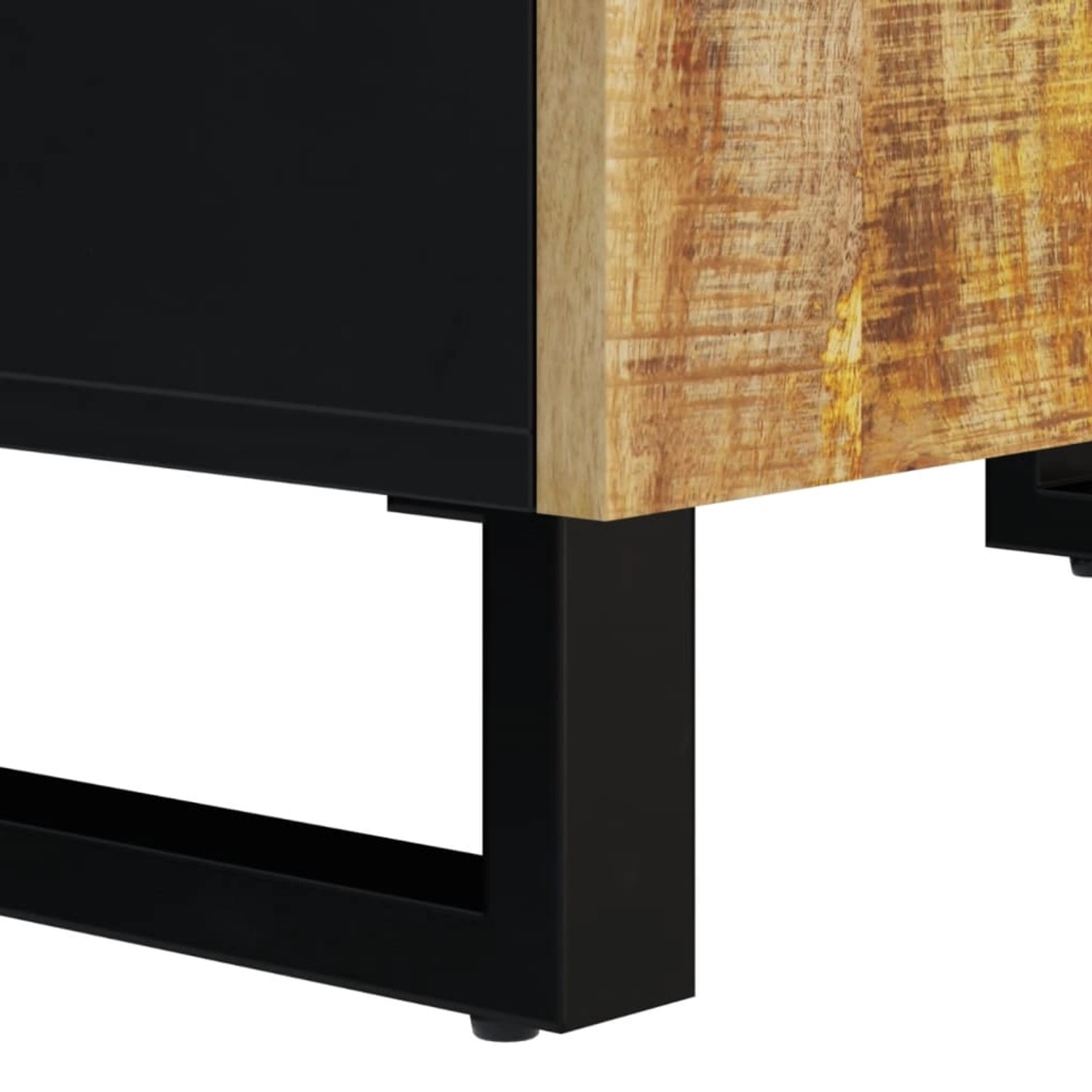 Detailaufnahme: Waschbeckenunterschrank aus Mango Massivholz mit schwarzen Metallbeinen.