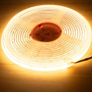 ChiliTec LED-Stripe 5m warmweiß, aufgerollt. Helle IP65 LED Beleuchtung für Lampen & Leuchten.