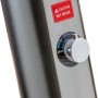 Detailaufnahme: Armatur der Gre PVC-Solardusche mit Warnhinweis für heißes Wasser.