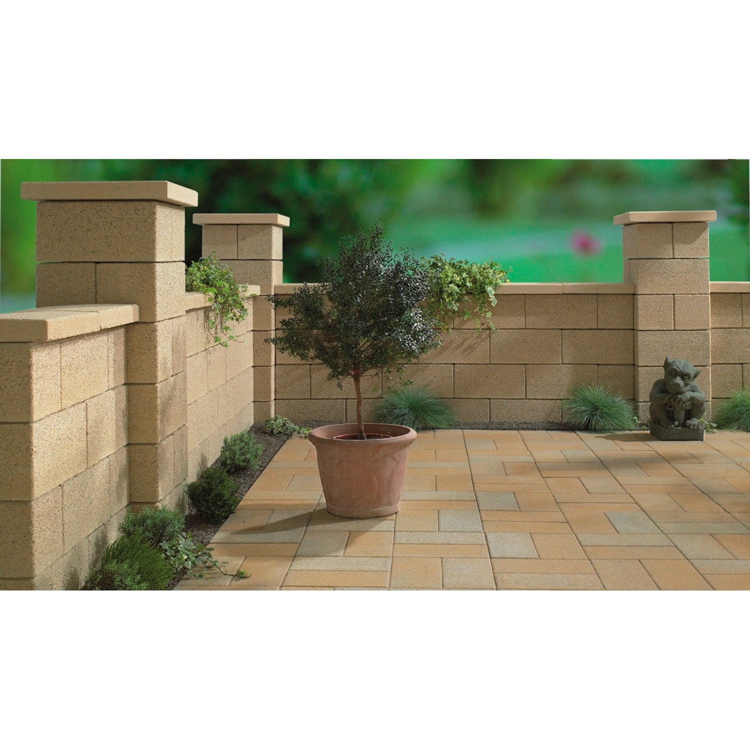 Gartenmauer Gomera Halbstein in Saharabeige, 20x20x20 cm, mit Natursteinkörnung und wassergestrahlter Oberfläche.