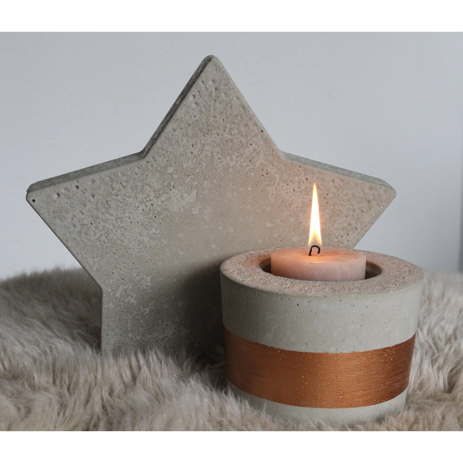 Deko-Stern und Teelichthalter aus Bastel Beton. DIY-Betonobjekte für Wohnzimmer und Garten.