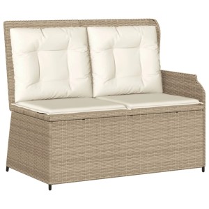 Verstellbare, beige furnicato Gartenbank aus Polyrattan mit cremeweißen Kissen.