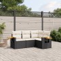 Schwarze 4-tlg. vidaXL Garten-Sofagarnitur aus Rattan mit cremeweißen Kissen und Beistelltischen.
