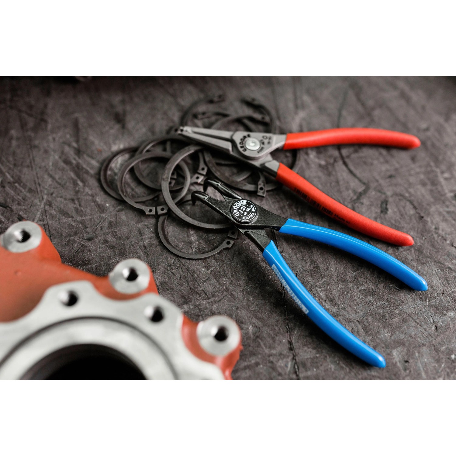 Gedore Montagezange für Innensicherungsringe gewinkelt Ø 19-60mm_10